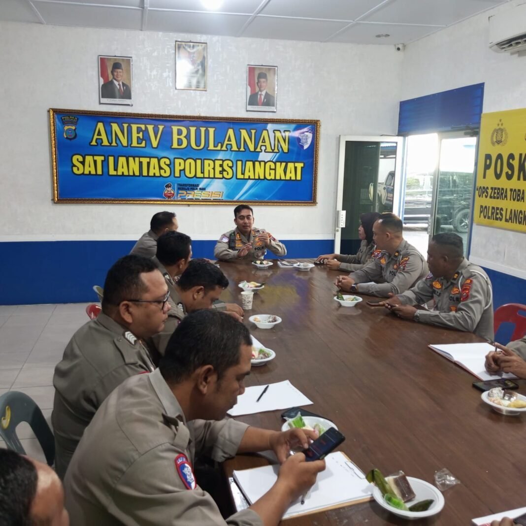 Meningkatkan Kinerja Melalui Evaluasi Berkala, Sat Lantas Polres Langkat Gelar Anev Bulanan Meningkatkan Kinerja Melalui Evaluasi Berkala, Sat Lantas Polres Langkat Gelar Anev Bulanan