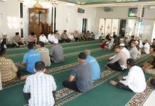 Sholat Jumat Berjamaah hingga Jumat Curhat, Kapolres Langkat Bangun Dialog Langsung dengan Masyarakat Stabat
