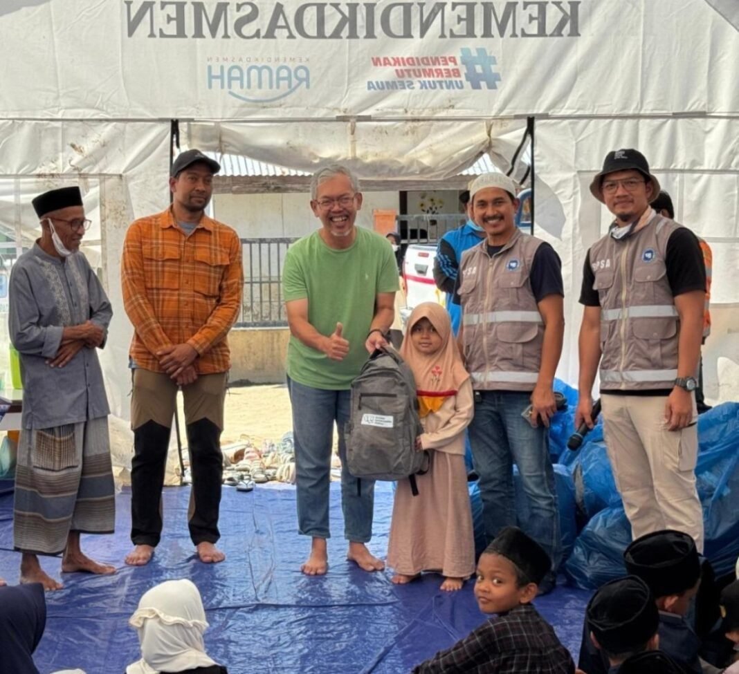 Terus Bergerak Bantu Pemulihan ,Solusi Bangun Andalas Kerahkan Alat Berat Pembersihan Area Terdampak Banjir Terus Bergerak Bantu Pemulihan ,Solusi Bangun Andalas Kerahkan Alat Berat Pembersihan Area Terdampak Banjir
