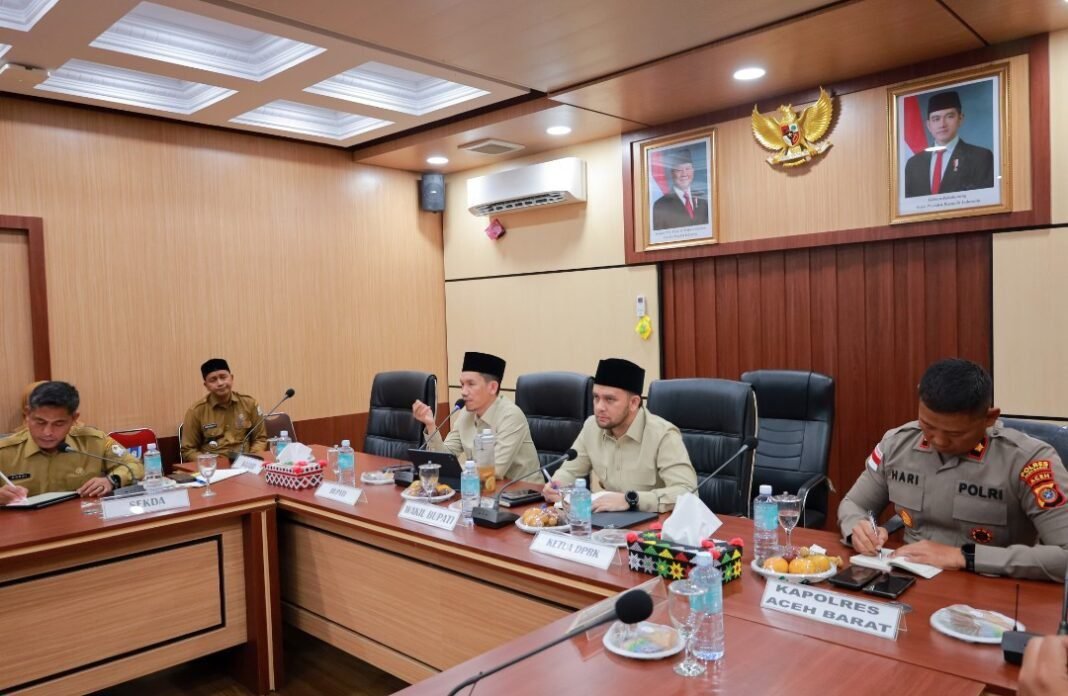 Bupati Aceh Barat Tarmizi Pimpin Rapat Rakor Pembentukan Satgas Optimalisasi PAD 2026 Bupati Aceh Barat Tarmizi Pimpin Rapat Rakor Pembentukan Satgas Optimalisasi PAD 2026