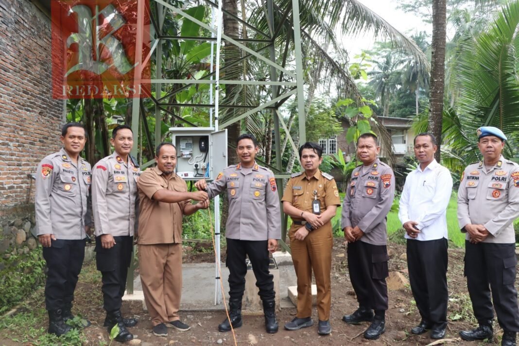 Wujud Kepedulian Polri: Polres Purworejo Hadirkan Sumber Air Bersih untuk Warga Loano Wujud Kepedulian Polri: Polres Purworejo Hadirkan Sumber Air Bersih untuk Warga Loano