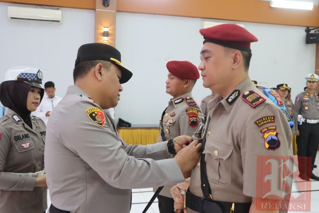 Pimpin Sertijab Kasat Narkoba, Kapolres Purworejo Tekankan Inovasi dan Pengabdian dengan Hati Pimpin Sertijab Kasat Narkoba, Kapolres Purworejo Tekankan Inovasi dan Pengabdian dengan Hati