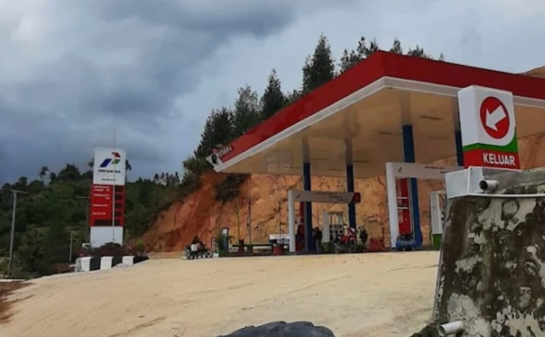 Pengelola SPBU Lambanan Tegaskan Tak Ada Pungli dan Kerja Sama dengan Pengepul Pengelola SPBU Lambanan Tegaskan Tak Ada Pungli dan Kerja Sama dengan Pengepul