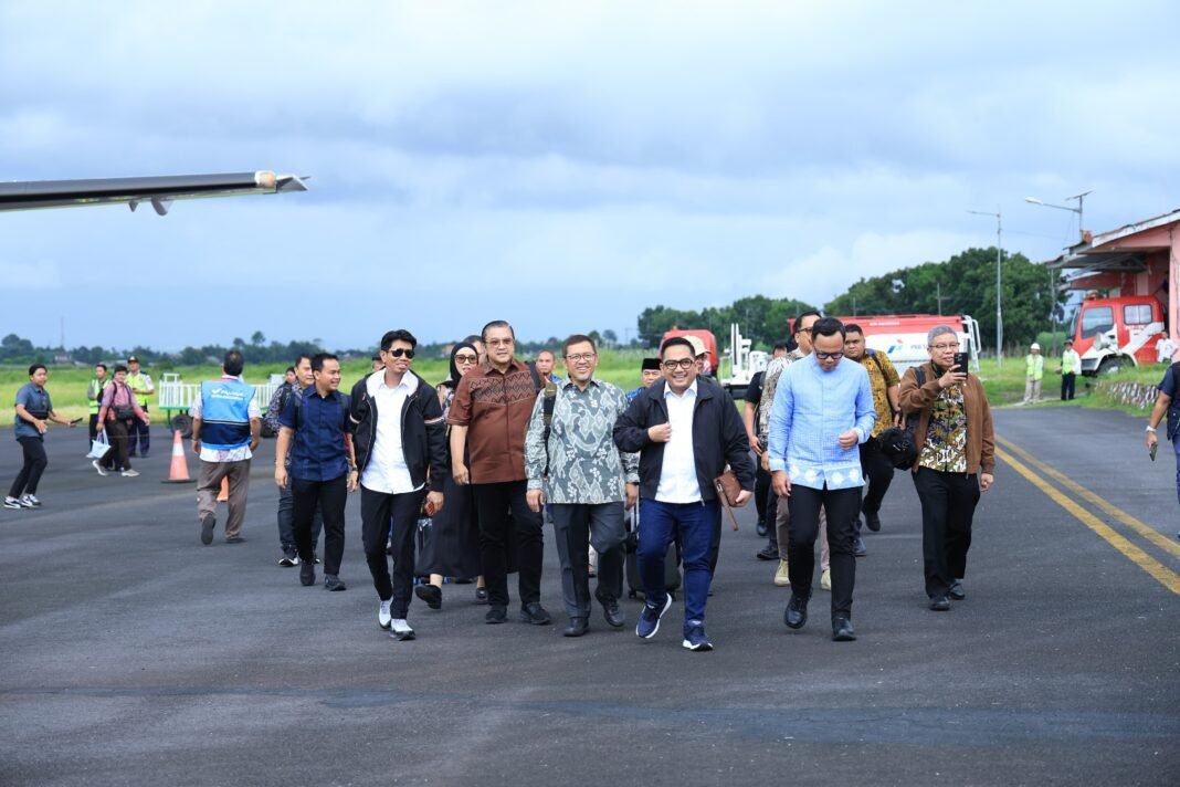 Dana Desa Harus Berdampak Nyata, Komisi II DPR RI dan Wamendagri Turun ke Jember Dana Desa Harus Berdampak Nyata, Komisi II DPR RI dan Wamendagri Turun ke Jember