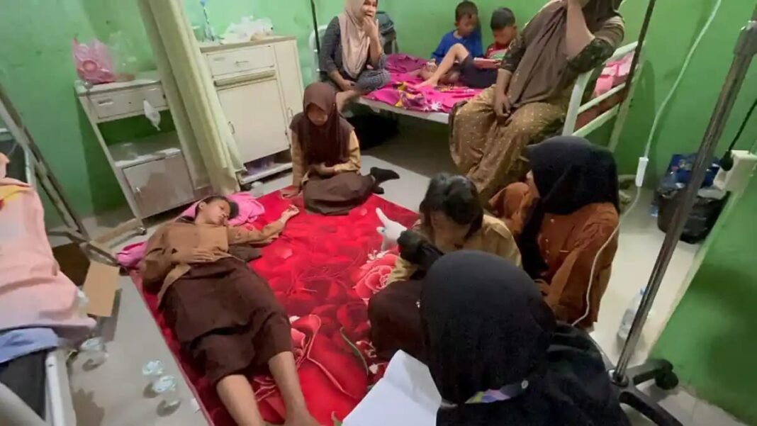 15 Siswa Tumbang Usai Santap MBG, JOL Mengamuk, “Tutup Dapur Bermasalah Sekarang Juga!” 15 Siswa Tumbang Usai Santap MBG, JOL Mengamuk, “Tutup Dapur Bermasalah Sekarang Juga!”