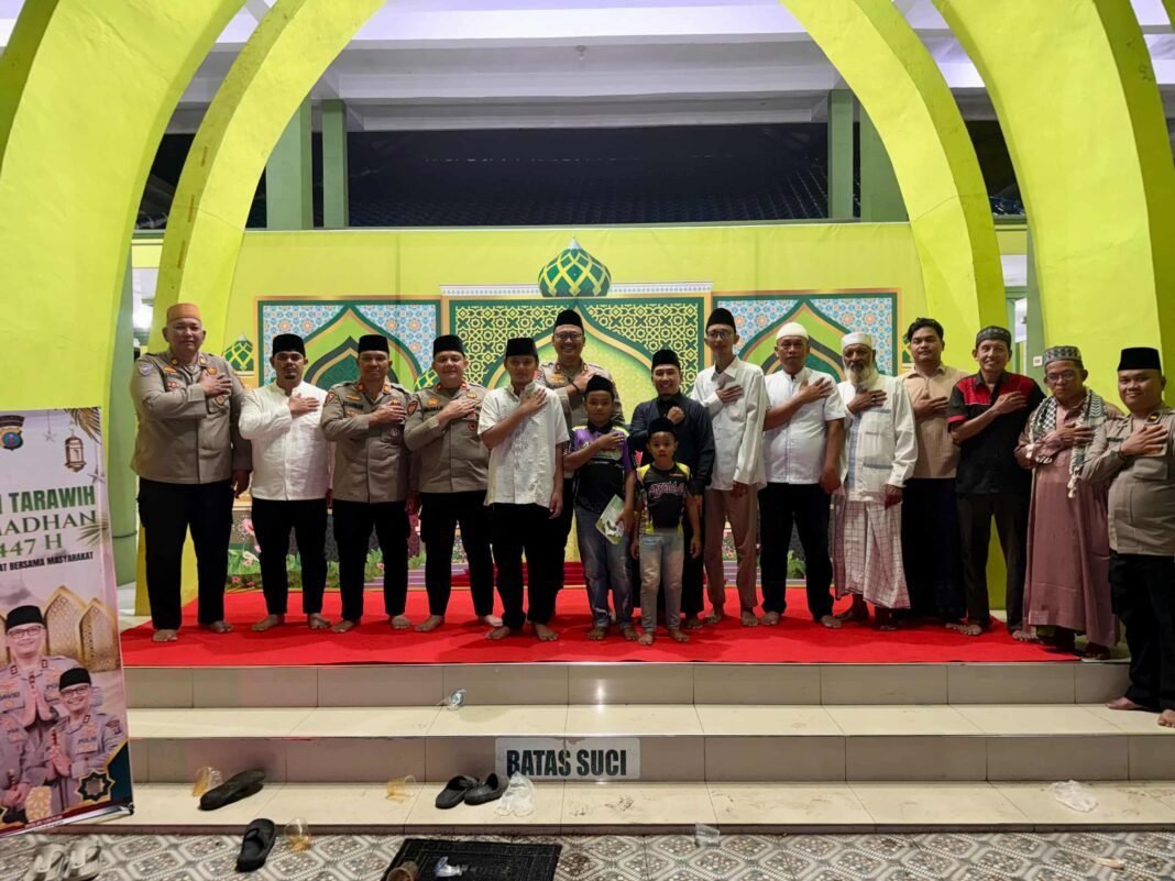 Safari Tarawih Ramadhan 1447 H, Kapolres Langkat Perkuat Silaturahmi dan Jamin Kamtibmas Kondusif* Safari Tarawih Ramadhan 1447 H, Kapolres Langkat Perkuat Silaturahmi dan Jamin Kamtibmas Kondusif*
