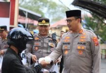 Polres Langkat Berbagi Takjil, Wujud Kepedulian di Bulan Suci Ramadhan*
