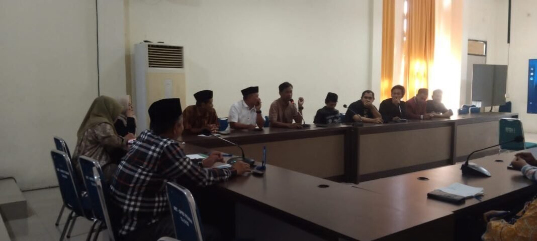 Tak Punya Nyali? DPRD Polewali Mandar Bungkam Soal 48 Dapur MBG Yang Tidak Mengantongi IZIN Tak Punya Nyali? DPRD Polewali Mandar Bungkam Soal 48 Dapur MBG Yang Tidak Mengantongi IZIN