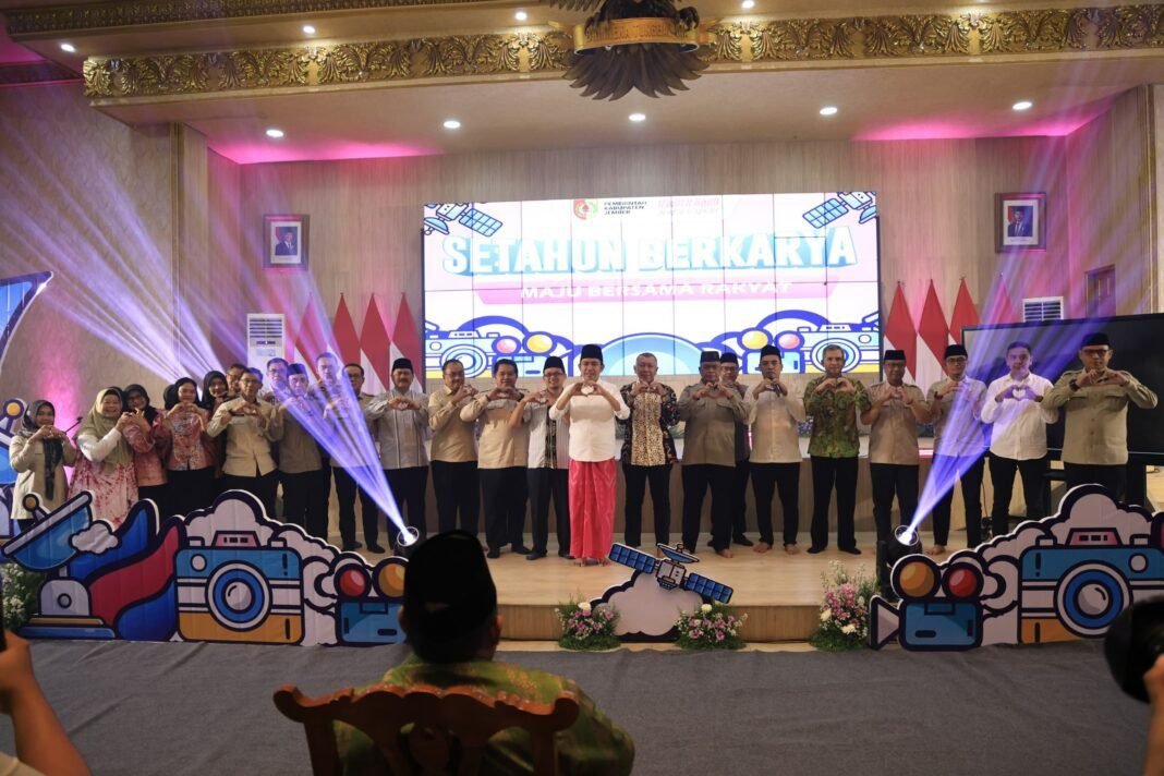 Setahun Memimpin, Gus Fawait Perkuat Fondasi Pelayanan Dasar dan Dongkrak PAD Jember Setahun Memimpin, Gus Fawait Perkuat Fondasi Pelayanan Dasar dan Dongkrak PAD Jember