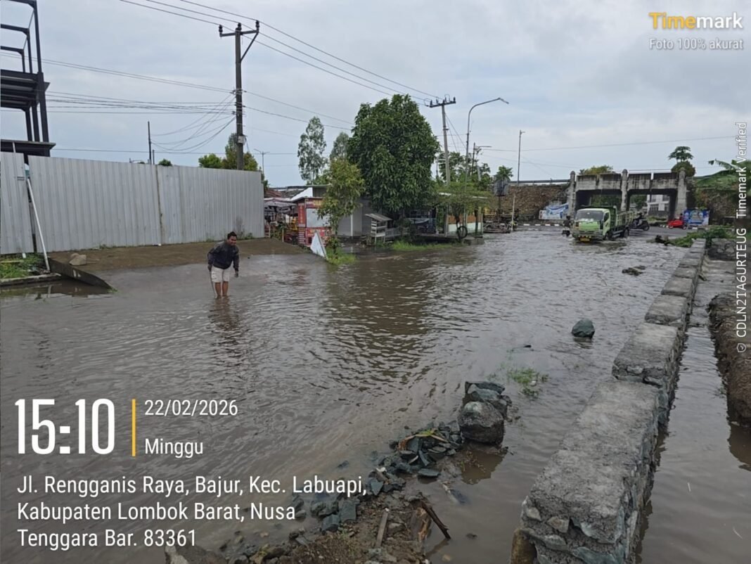 BANJIR JERENENG KEMBALI MENGGILA, WARGA SENTIL PUPR DAN BUPATI LOBAR BANJIR JERENENG KEMBALI MENGGILA, WARGA SENTIL PUPR DAN BUPATI LOBAR