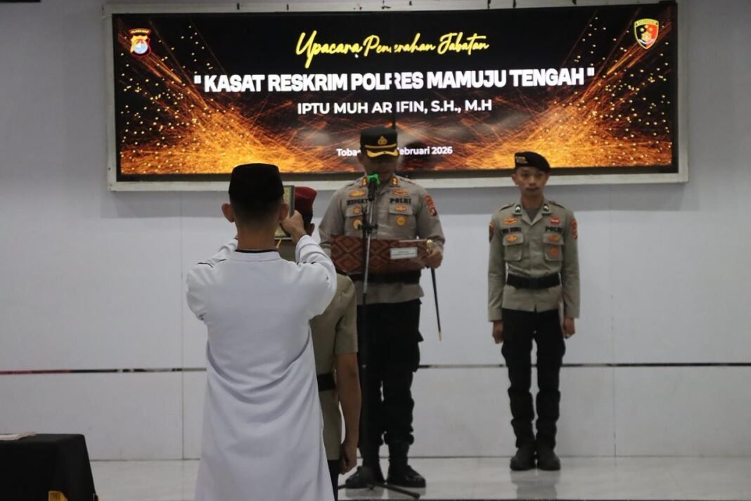 AKBP Hengky Kristanto Abadi Resmi Lantik Kasat Reskrim Baru, Siap Perkuat Penegakan Hukum di Mamuju Tengah AKBP Hengky Kristanto Abadi Resmi Lantik Kasat Reskrim Baru, Siap Perkuat Penegakan Hukum di Mamuju Tengah