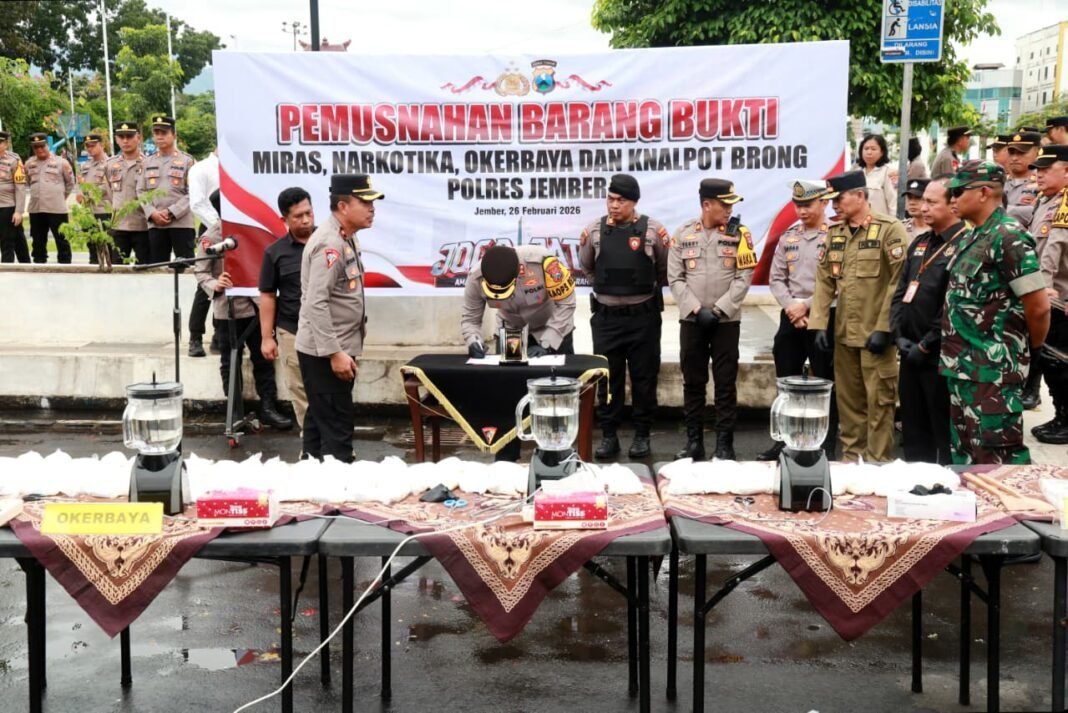 Polres Jember Musnahkan Ribuan Miras dan Narkotika, Perkuat Pengamanan Ramadan Polres Jember Musnahkan Ribuan Miras dan Narkotika, Perkuat Pengamanan Ramadan
