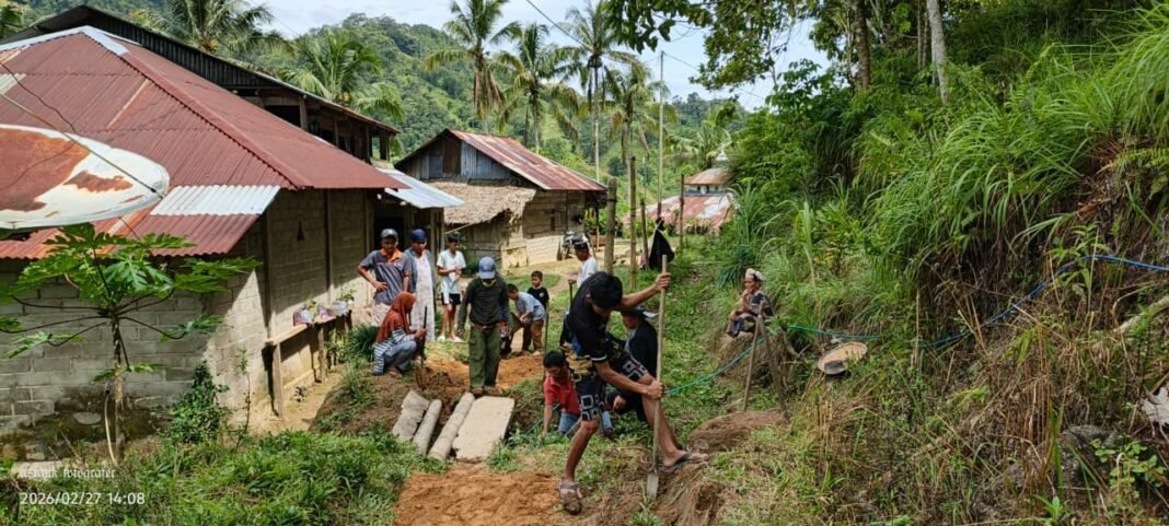 Warga Dusun Pangkali Mengamuk, Jalan Rusak Parah, Dana Desa Dipertanyakan Warga Dusun Pangkali Mengamuk, Jalan Rusak Parah, Dana Desa Dipertanyakan