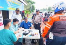 Pastikan Angkutan Umum Aman, Satlantas Polres Purwakarta Gelar Ramp Check dan Tes Alkohol di Cikopo