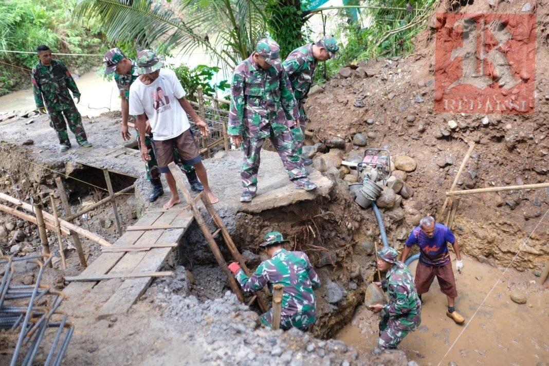Sinergi TNI dan Rakyat: Pembangunan Jembatan Gantung Garuda di Desa Plipir Masuki Tahap Pondasi Sinergi TNI dan Rakyat: Pembangunan Jembatan Gantung Garuda di Desa Plipir Masuki Tahap Pondasi