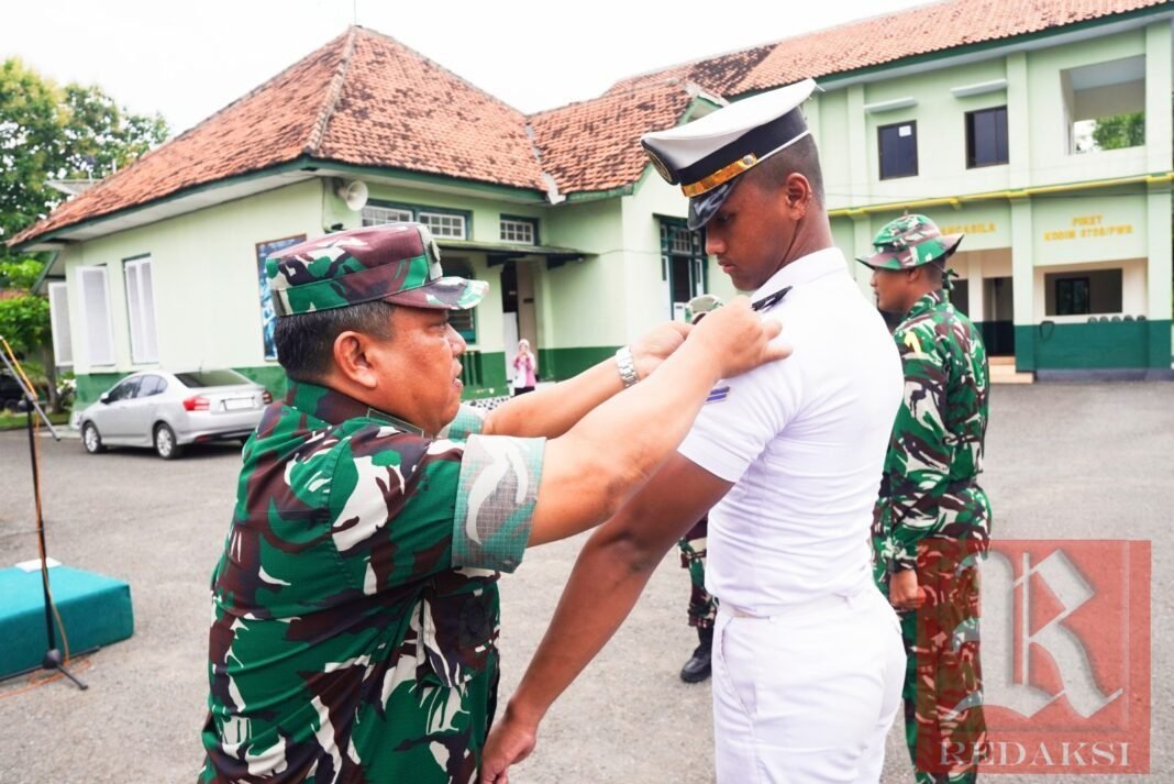 Sinergi Kodim 0708 Purworejo dan SMKN 4: Gembleng Karakter Siswa Jelang PKL Sinergi Kodim 0708 Purworejo dan SMKN 4: Gembleng Karakter Siswa Jelang PKL
