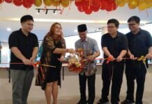 Ibu Komang dan Tiga Putranya Resmikan Rental Excavator Mini di Raja Hotel Mandalika