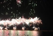 “Langit Jakarta Menyala! 45 Ribu Warga Saksikan Simfoni Cahaya Lebaran di Pantai Lagoon Ancol”