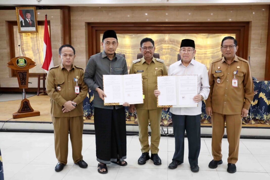 Sachrudin Salurkan Hibah Rp13 Miliar untuk Perkuat Pembinaan Umat di Kota Tangerang Sachrudin Salurkan Hibah Rp13 Miliar untuk Perkuat Pembinaan Umat di Kota Tangerang