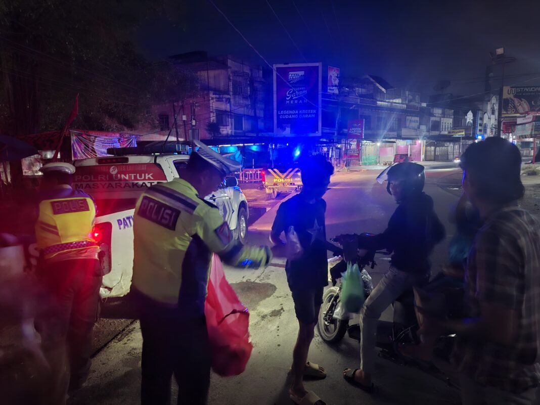 Ramadhan Penuh Berkah, Polres Langkat Gelar Sahur On The Road dan Safari Shalat Subuh Ramadhan Penuh Berkah, Polres Langkat Gelar Sahur On The Road dan Safari Shalat Subuh