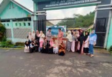 SMP IT An-Nuur Palabuhanratu Gelar Aksi Berbagi Takjil untuk Warga di Gunung Goong