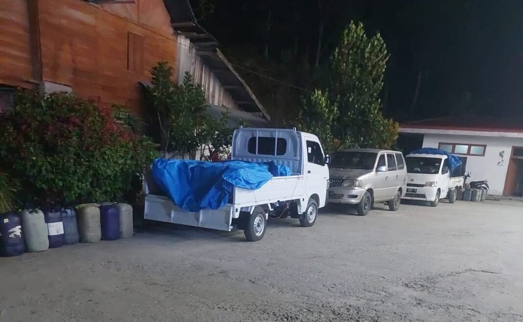 Jerigen Berkuasa! Dugaan Praktik Ilegal di SPBU Malaβbo Memanas, LSM : Polres Mamasa Diduga Lakukan Pembiaran Jerigen Berkuasa! Dugaan Praktik Ilegal di SPBU Malaβbo Memanas, LSM : Polres Mamasa Diduga Lakukan Pembiaran
