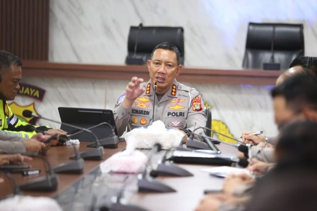 *DIRLANTAS PMJ PLN JAGA TERANGNYA IDULFITRI: MASYARAKAT NYAMAN BERSILATURAHMI TANPA KENDALA LISTRIK* *DIRLANTAS PMJ PLN JAGA TERANGNYA IDULFITRI: MASYARAKAT NYAMAN BERSILATURAHMI TANPA KENDALA LISTRIK*