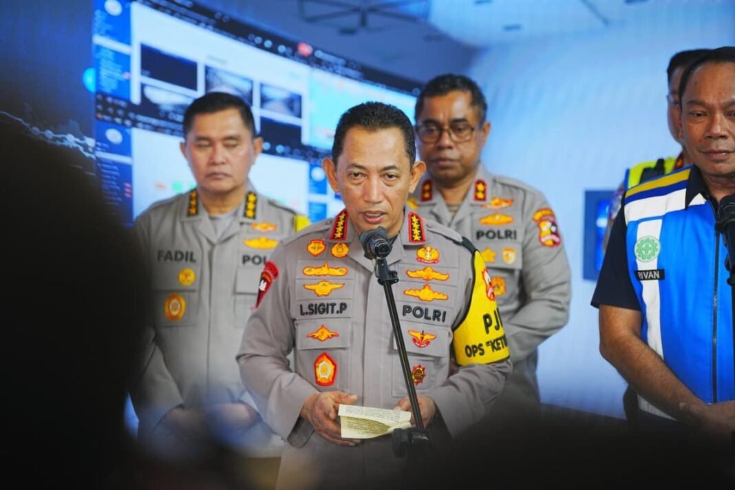 Tinjau Jasa Marga Command Center, Kapolri Pastikan Penanganan Arus Balik Berjalan Lancar dan Aman Tinjau Jasa Marga Command Center, Kapolri Pastikan Penanganan Arus Balik Berjalan Lancar dan Aman