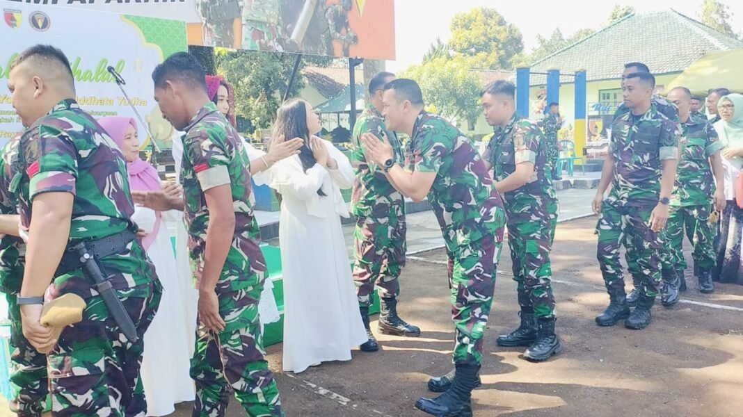 Halalbihalal Yonarmed 08/UY Pererat Kebersamaan Prajurit dan Keluarga Besar Halalbihalal Yonarmed 08/UY Pererat Kebersamaan Prajurit dan Keluarga Besar