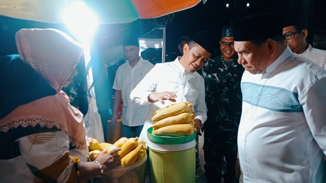 Pantau Takbiran Sambil Makan Jagung di Fakfak, Bahlil: Jagungnya Kuning, Jadi Saya Harus Ambil Semua. Pantau Takbiran Sambil Makan Jagung di Fakfak, Bahlil: Jagungnya Kuning, Jadi Saya Harus Ambil Semua.