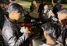 Polda Metro Jaya Membubarkan Pemuda Saat Pesta Miras Di Jakarta Timur, gabungan Brimob Batalyon