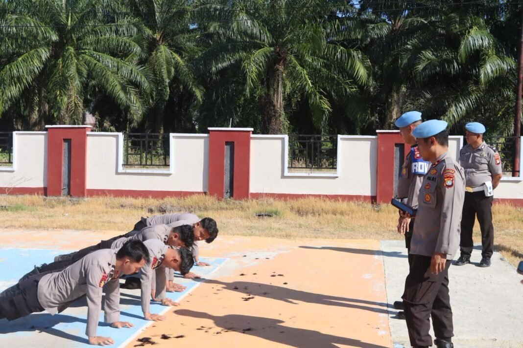 Propam Polda Sulbar Sidak Disiplin Personel Polres Mamuju Tengah, Administrasi hingga Senjata Api Diperiksa Propam Polda Sulbar Sidak Disiplin Personel Polres Mamuju Tengah, Administrasi hingga Senjata Api Diperiksa