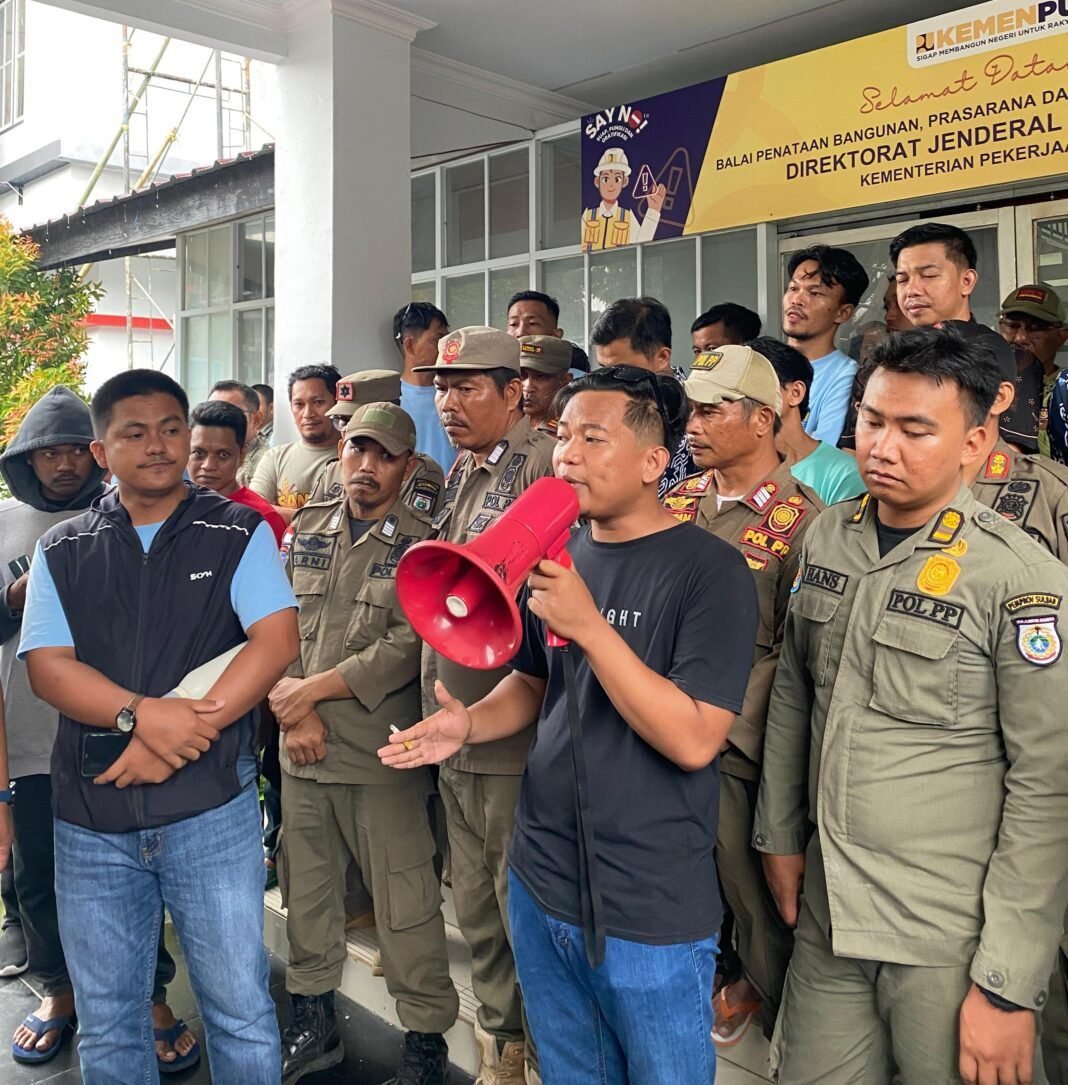 IPMAPUS Sulbar Bongkar Dugaan Korupsi Desa Kopeang: Anggaran Ratusan Juta Disorot, Demo Besar Segera Meledak IPMAPUS Sulbar Bongkar Dugaan Korupsi Desa Kopeang: Anggaran Ratusan Juta Disorot, Demo Besar Segera Meledak