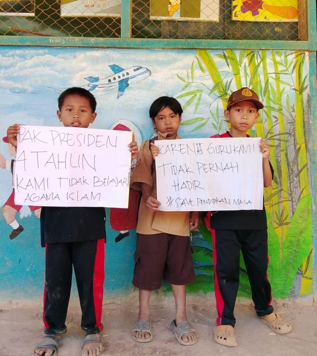 SKANDAL GAJI BUTA: 4 Tahun Siswa SDN 014 Saluang “Puasa” Belajar Agama, Oknum Guru Diduga Kebal Hukum! SKANDAL GAJI BUTA: 4 Tahun Siswa SDN 014 Saluang “Puasa” Belajar Agama, Oknum Guru Diduga Kebal Hukum!