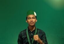 MAY DAY MEMBARA: Mahasiswa Teknik UMI Mengamuk, Tuding Polisi Represif, Salah Tangkap, Nyawa Rakyat Diabaikan