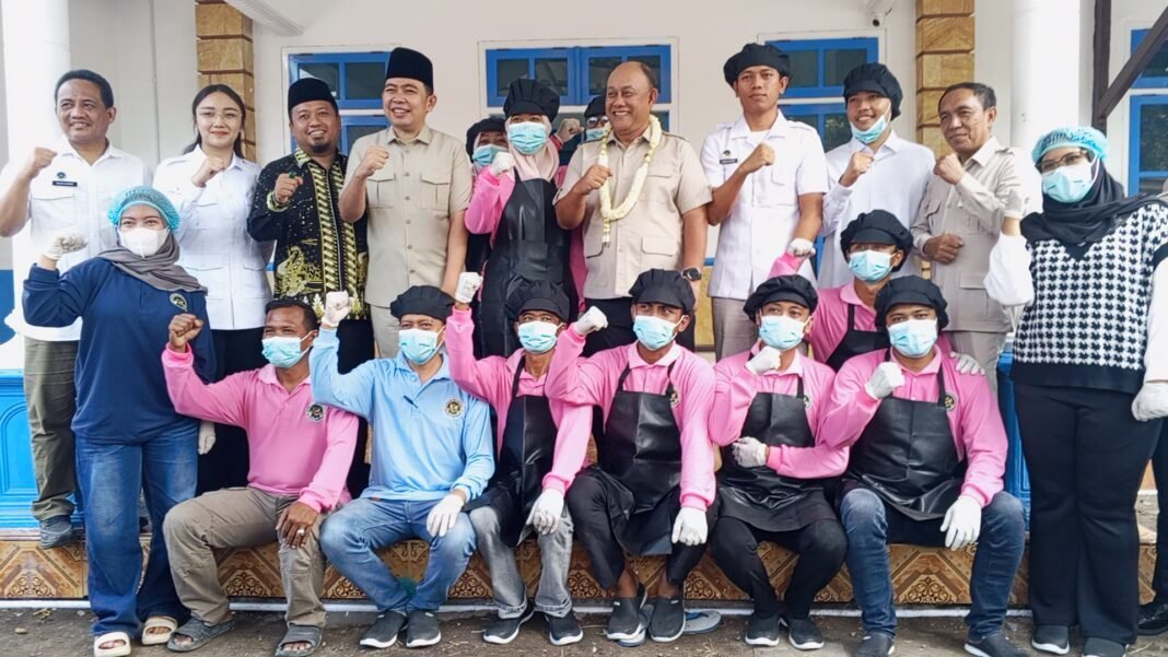 Bupati Jember Tinjau Dua SPPG, Program MBG Diproyeksi Putar Ekonomi Triliunan Bupati Jember Tinjau Dua SPPG, Program MBG Diproyeksi Putar Ekonomi Triliunan