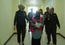 Kejati Sulbar Tetapkan Bendahara Perumda Aneka Usaha Majene sebagai Tersangka Korupsi, Langsung Ditahan