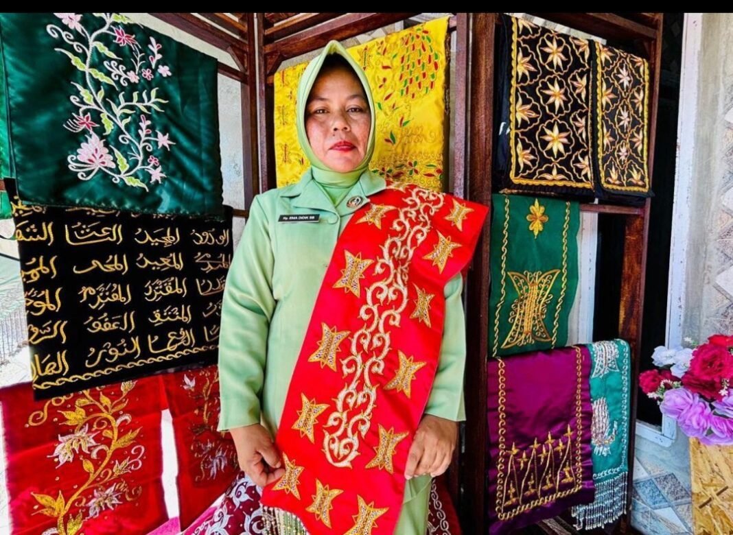 Kerajinan Kasab Aceh Barat,Warisan Budaya Bernilai Ekonomi Yang Terus Dilestarikan Kerajinan Kasab Aceh Barat,Warisan Budaya Bernilai Ekonomi Yang Terus Dilestarikan
