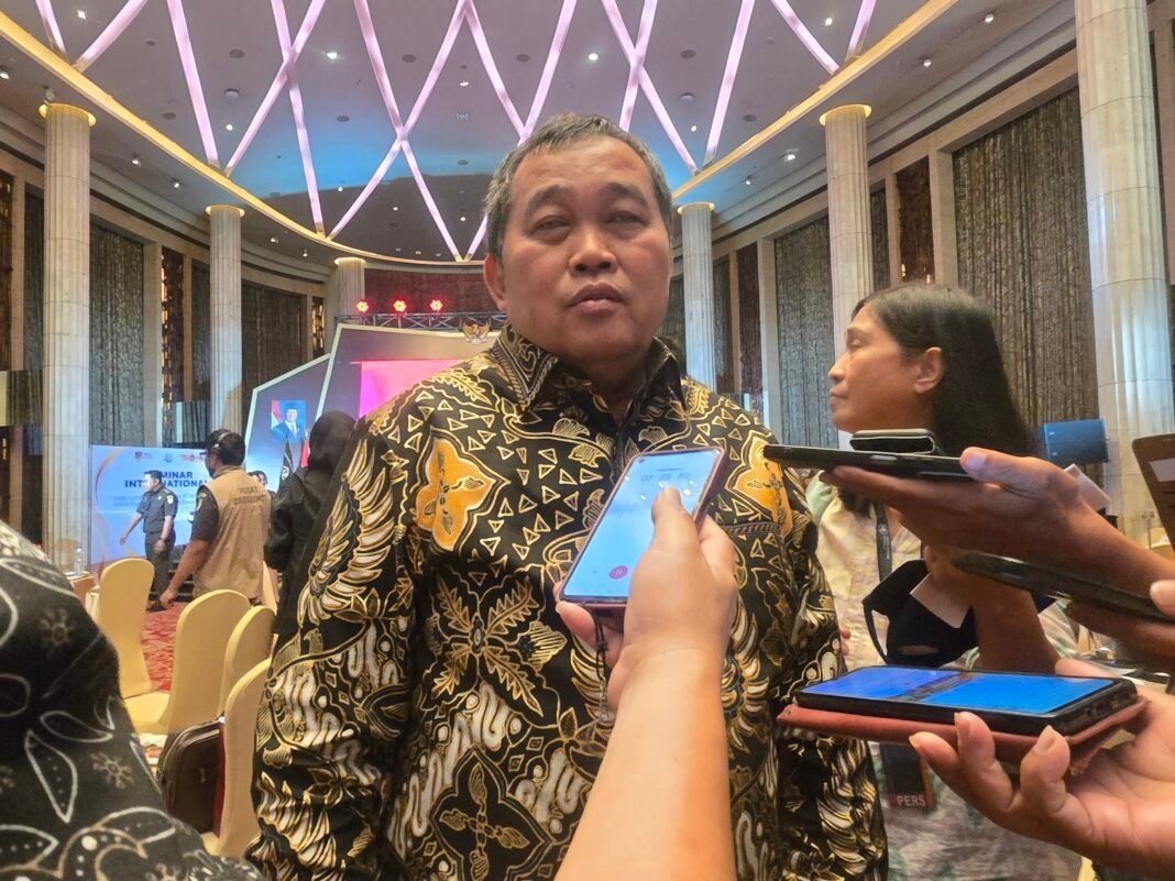 Boyamin Saiman Peringatkan Ancaman Krisis, Desak Penegakan Hukum Tanpa Kompromi Boyamin Saiman Peringatkan Ancaman Krisis, Desak Penegakan Hukum Tanpa Kompromi