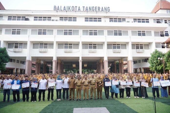 APEL PAGI DAN PENYERAHAN PENGHARGAAN - WALIKOTA 17