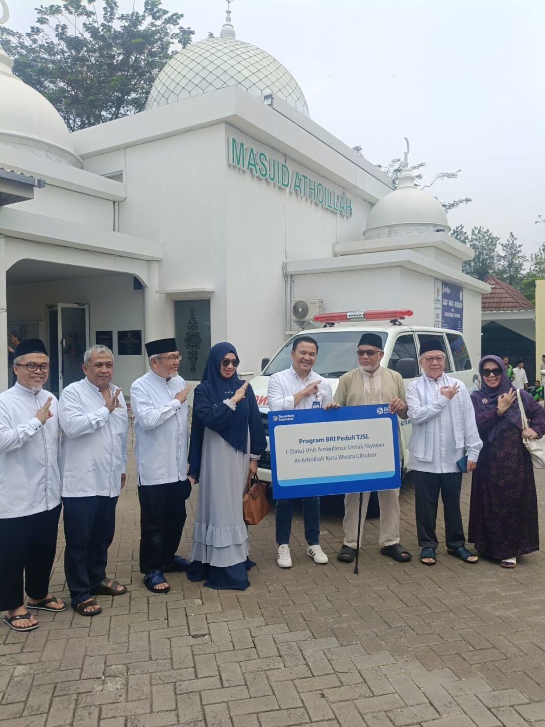 BRI KC Cibubur Dukung Layanan Sosial Yayasan Al-Atholillah Lewat Bantuan Ambulans BRI KC Cibubur Dukung Layanan Sosial Yayasan Al-Atholillah Lewat Bantuan Ambulans