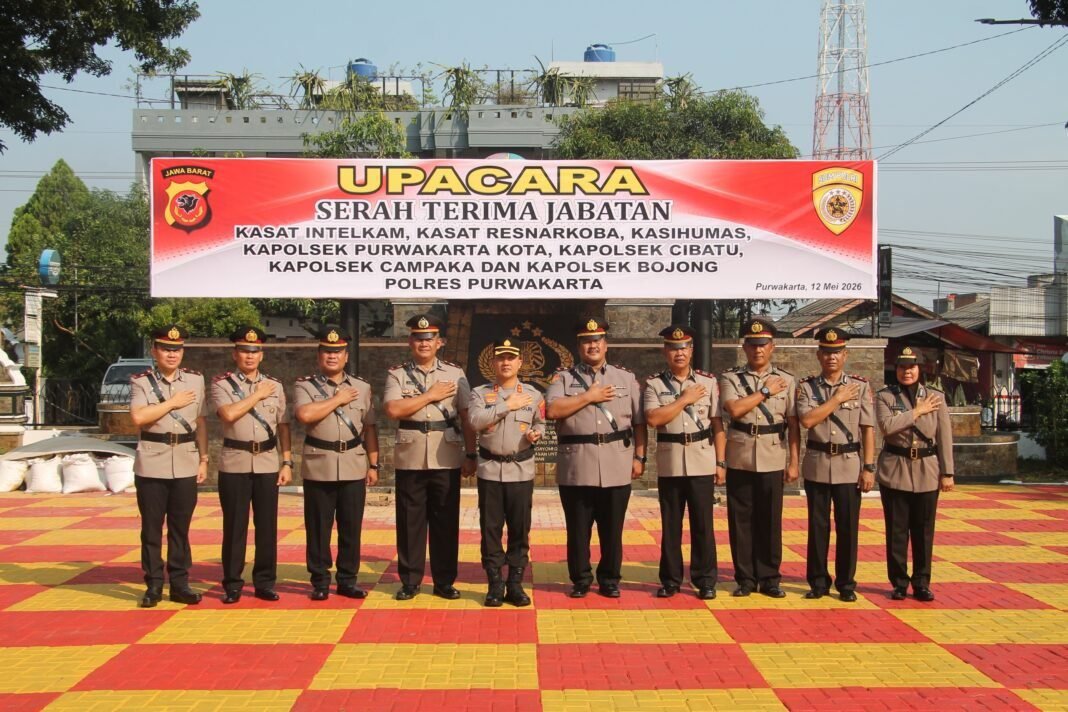 Kapolres Purwakarta Pimpin Sertijab Dua Kasat dan Tiga Kapolsek Kapolres Purwakarta Pimpin Sertijab Dua Kasat dan Tiga Kapolsek