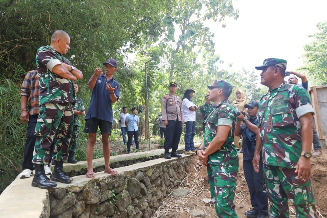 Aster Kasad Tinjau Pembangunan Jembatan Garuda Merah Putih dan Irpom di Purworejo Aster Kasad Tinjau Pembangunan Jembatan Garuda Merah Putih dan Irpom di Purworejo