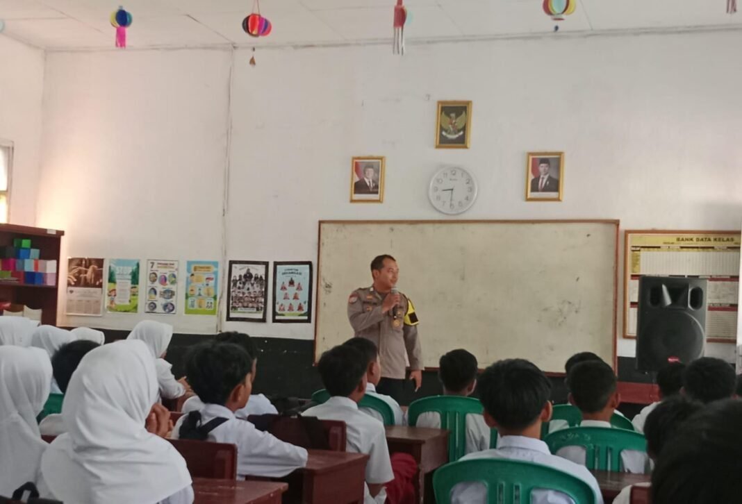 Langkah Polsek Plered Minimalisir Kenakalan Remaja di Sekolah Langkah Polsek Plered Minimalisir Kenakalan Remaja di Sekolah
