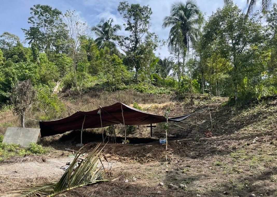 Warga Botteng Utara Soroti Aktivitas Pemakaman Tionghoa, Pemkab Mamuju Didesak Beri Penjelasan Warga Botteng Utara Soroti Aktivitas Pemakaman Tionghoa, Pemkab Mamuju Didesak Beri Penjelasan