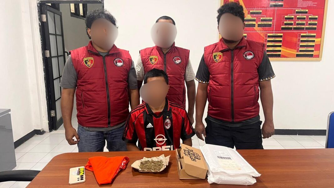 Ditresnarkoba Polda Malut Tangkap Pemuda Pembawa Ganja di Halmahera Tengah Ditresnarkoba Polda Malut Tangkap Pemuda Pembawa Ganja di Halmahera Tengah