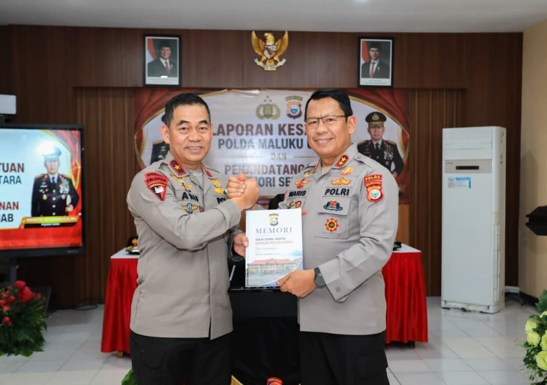 Kapolda Maluku Utara Terima Pataka _Fodudara Ngon Moi-Moi_, Perkuat Semangat Persaudaraan dan Pengabdian Kapolda Maluku Utara Terima Pataka _Fodudara Ngon Moi-Moi_, Perkuat Semangat Persaudaraan dan Pengabdian