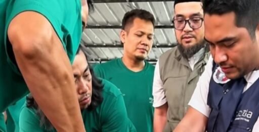 Qurban Menyatukan Jakarta: Dari Masjid Cut Nyak Dien, Ribuan Warga Rasakan Spirit Kepedulian yang Nyata Qurban Menyatukan Jakarta: Dari Masjid Cut Nyak Dien, Ribuan Warga Rasakan Spirit Kepedulian yang Nyata