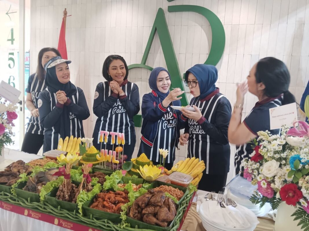 JWL Rayakan HUT ke-17 dengan Turnamen Padel Charity dan Bazaar UMKM untuk Pembangunan Rumah Pintar di Banten JWL Rayakan HUT ke-17 dengan Turnamen Padel Charity dan Bazaar UMKM untuk Pembangunan Rumah Pintar di Banten