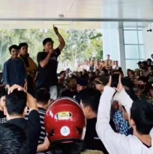AMPS Bongkar Temuan BPK di Dinas Pendidikan Sulbar, Desak Audit Total dan Transparansi Publik AMPS Bongkar Temuan BPK di Dinas Pendidikan Sulbar, Desak Audit Total dan Transparansi Publik